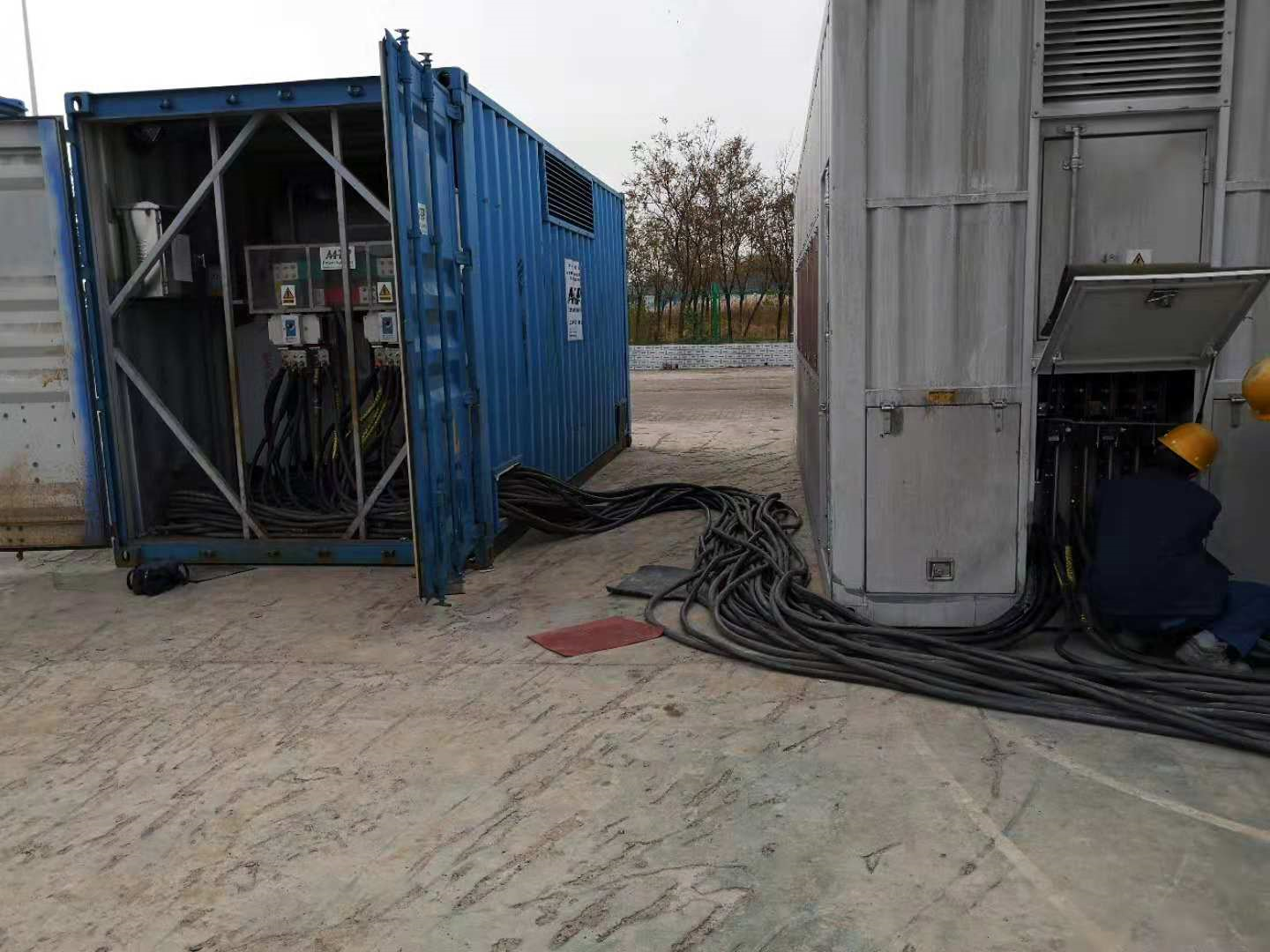 負載測試除了要租賃負載柜還需要哪些設備